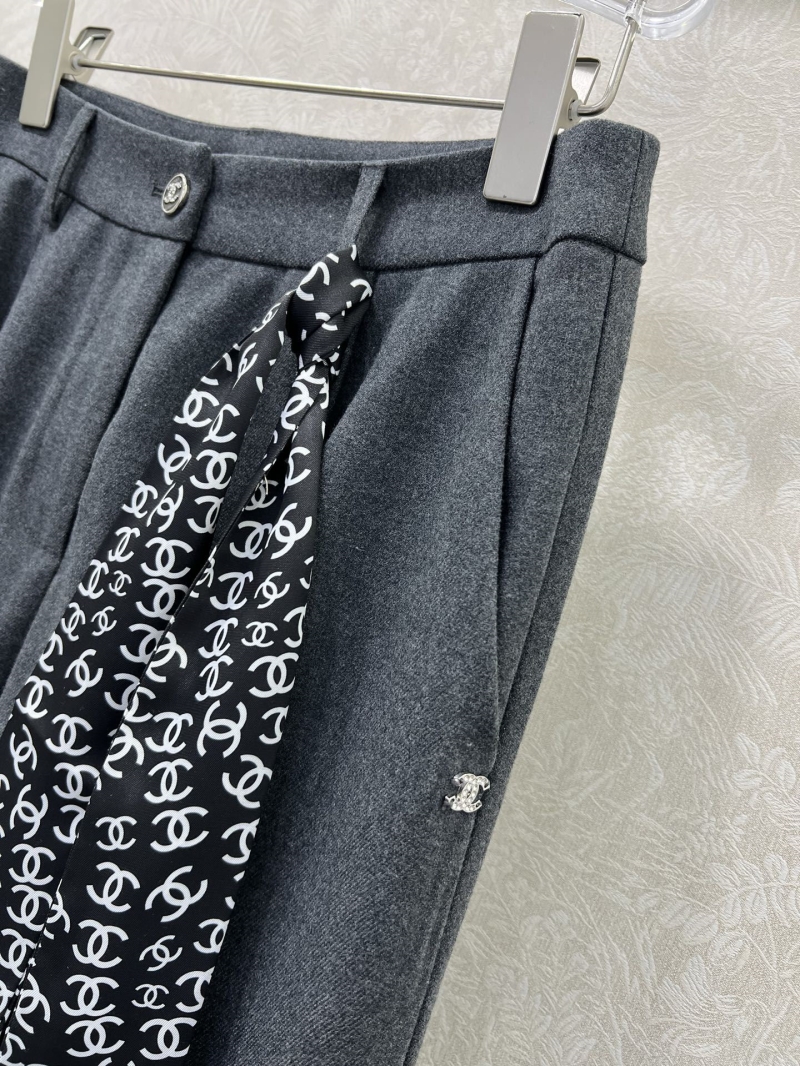 Ch**el long pants